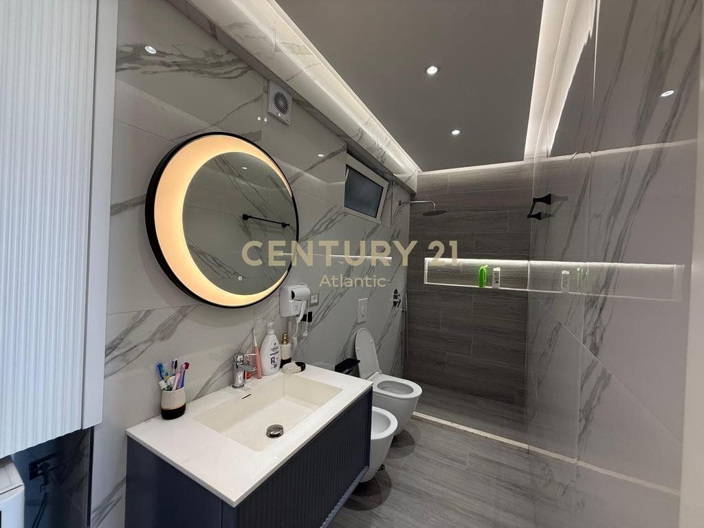 JEPET SUPER VILE ME QERA NE ISH -KENETE DURRES!