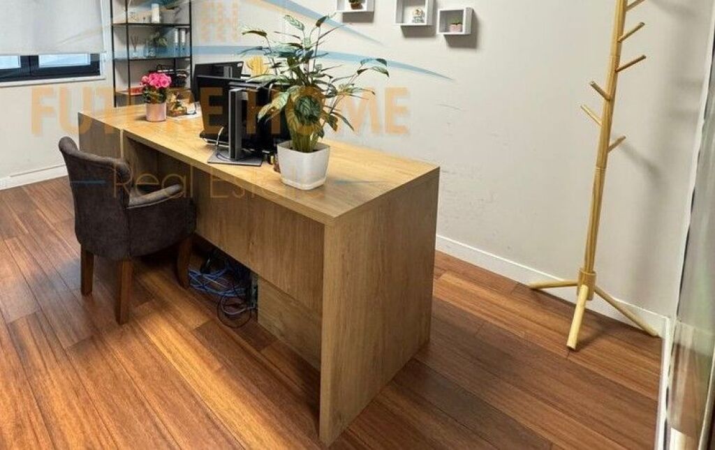 Qira, Ambient për Zyra , Shallvaret