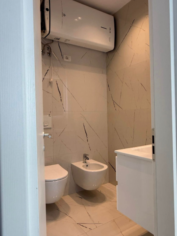 🏡 Apartament 2+1 + Parkim me Qira – Pranë Bulevardit të Ri