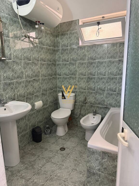 APPARTAMENTO 2+1+BLK IN AFFITTO PRESSO IL CAMPO DI AVIAZIONE 50.000 LEKE