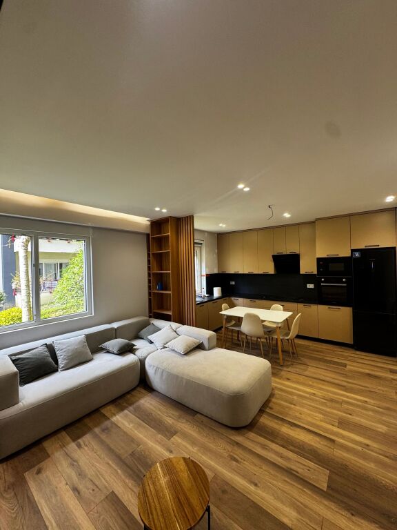 1+1 me qera te Kompleksi FZ