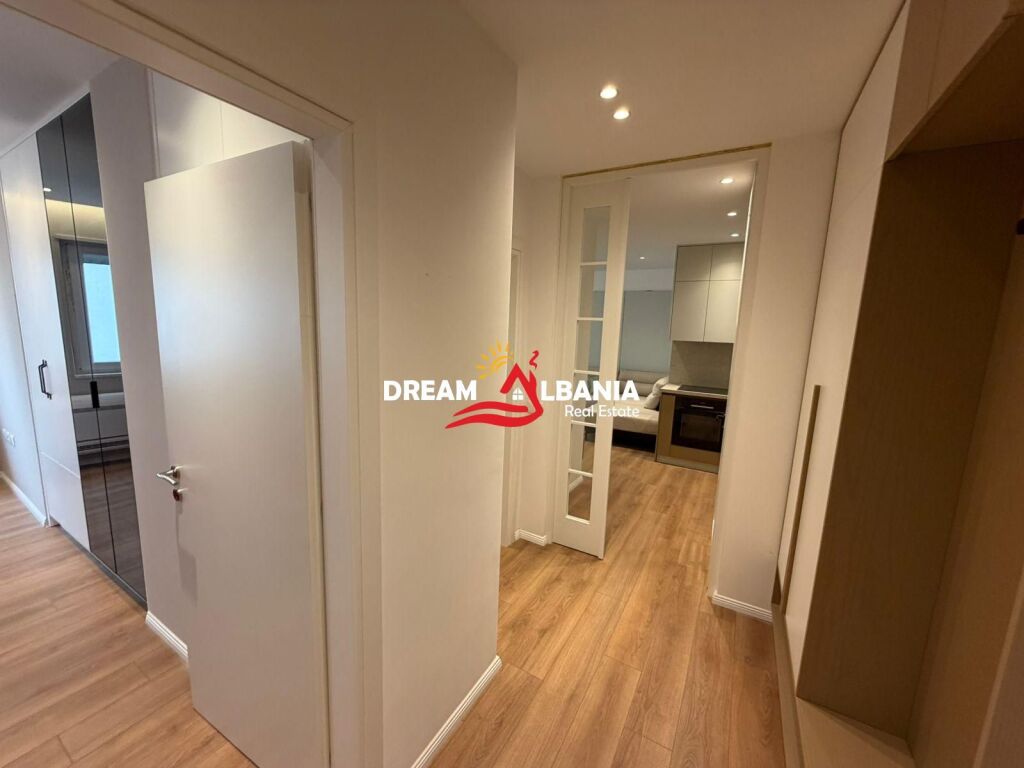 Shitet apartament 2+1 ne Qender te Tiranes prane Kafe Flora (ID 41211759)
