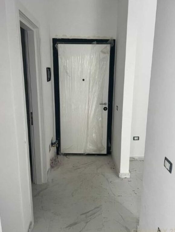 Shitet apartament 1+1 – investim ideal në zonë në zhvillim