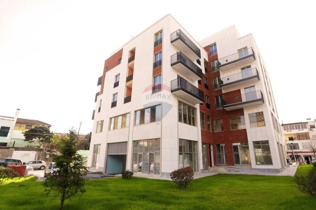 Negozio - In Vendita - Via Bardhyl, Tirana