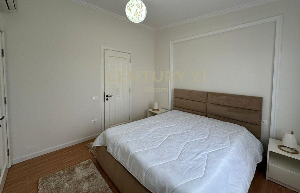 Apartament 2+1+2 me qira tek Liqeni i Thate