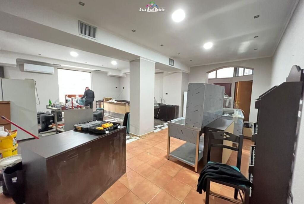 Ristorante In Affitto Vicino All'ex Esposizione (ID BL2181) Tirana