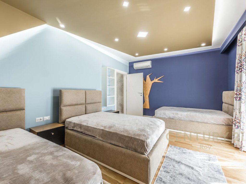 SHITET PENTHOUSE PRAKTIK PËR JETESË KOMODE!