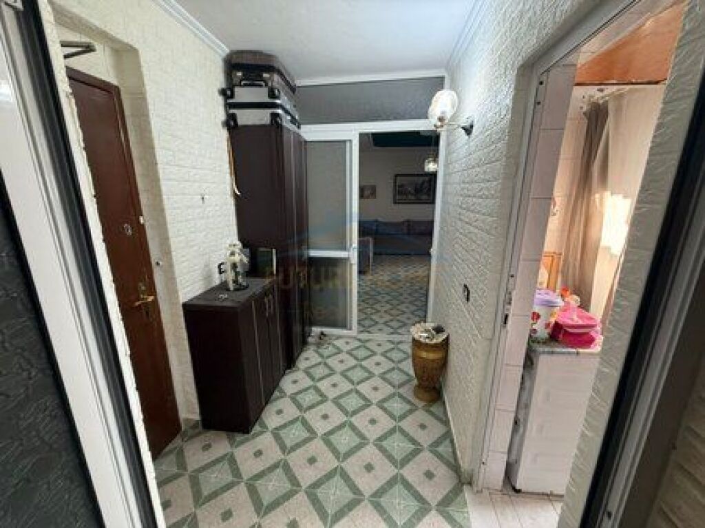 For sale, Apartment 1+1, Siri Kodra Street, Tirana