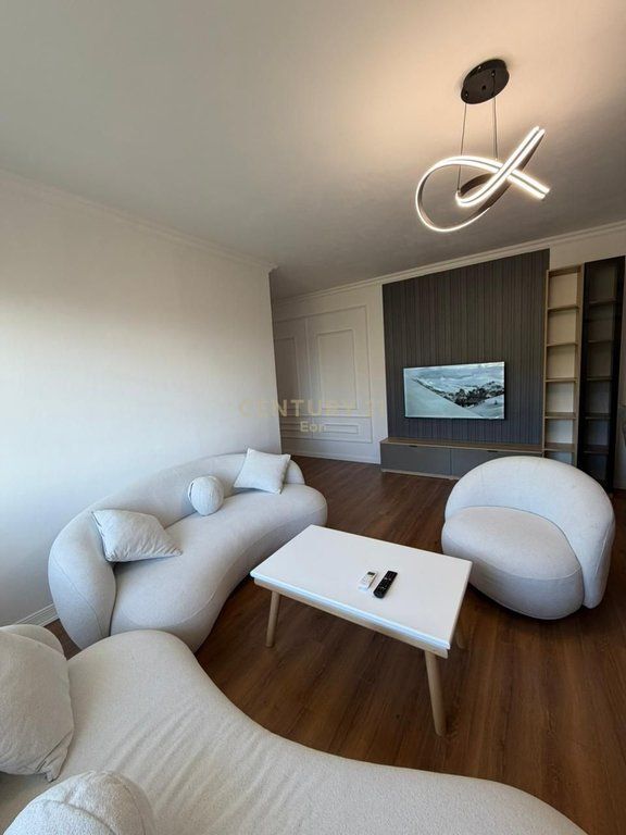 SHITET APARTAMENT 2+1 DHE VERANDE NE SHKEMBIN E KAVAJES, DURRES !