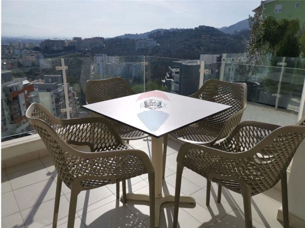 Apartament - Për Qira - Kopshti Botanik, Tiranë