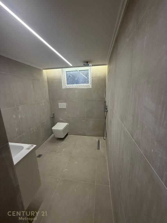 LOCALE COMMERCIALE IN AFFITTO, BLOK!