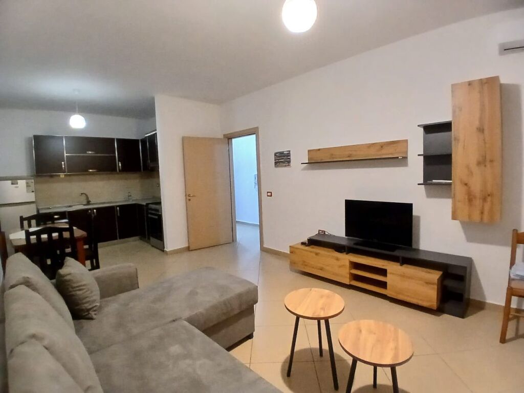 Jepet Me Qera Apartament 1+1+1 Ballkon