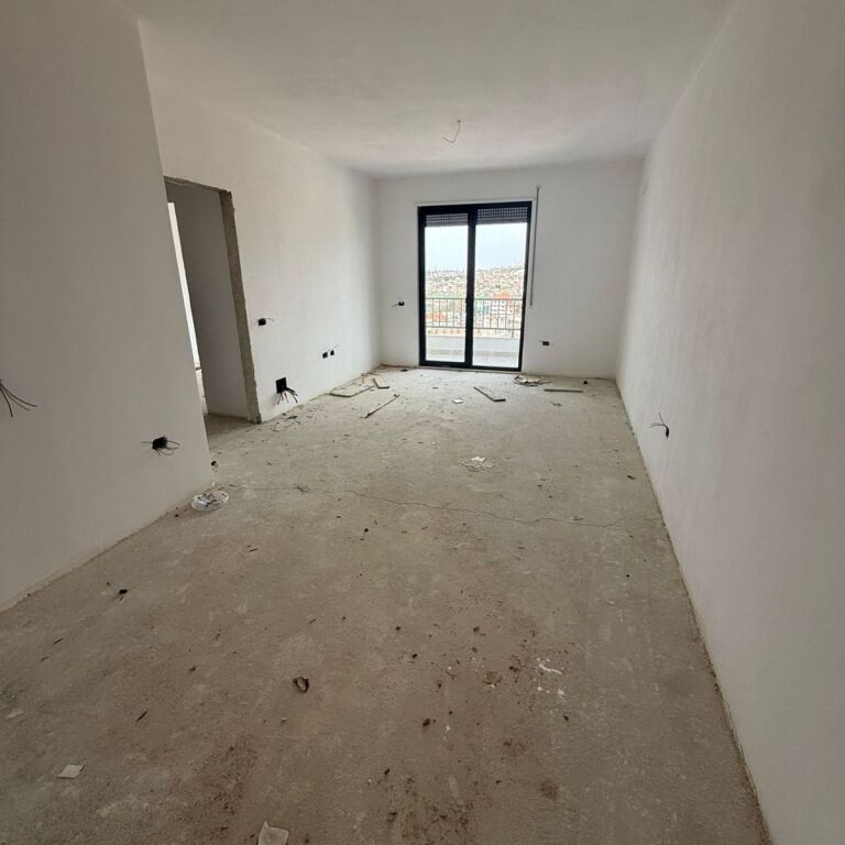 SHITET APARTAMENT 1+1- KINOSTUDIO, TIRANË