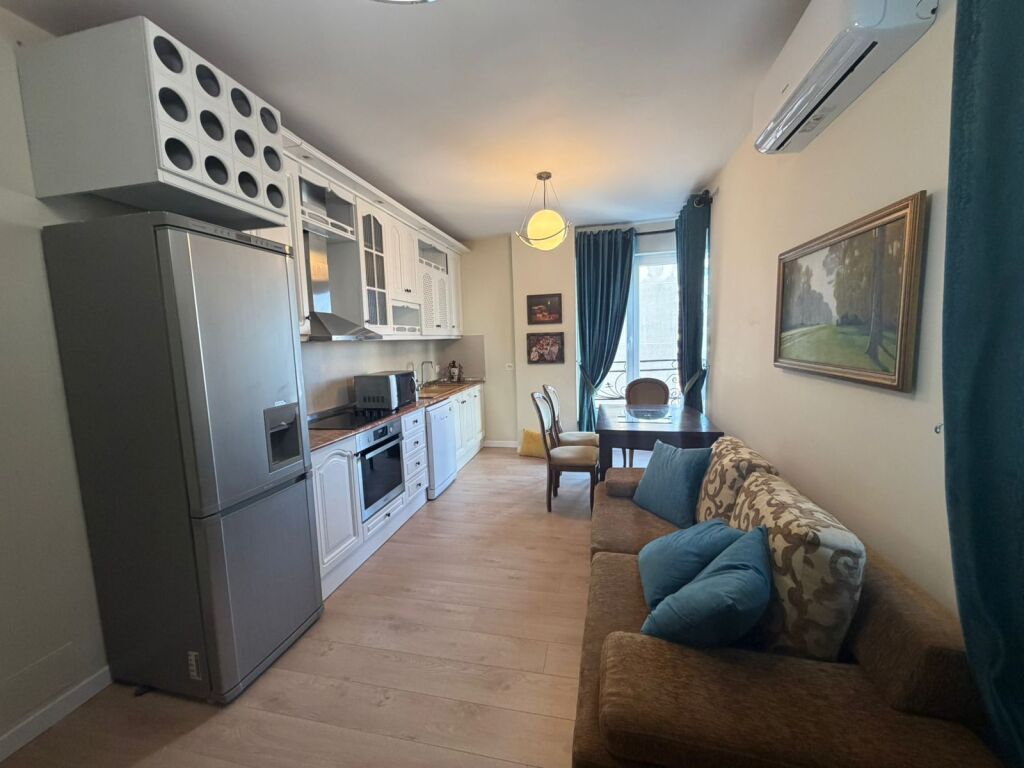 Apartament 1+1 per qera tek Rr.Elbasanit Jepet 1+1 per qera prane Lion Park.