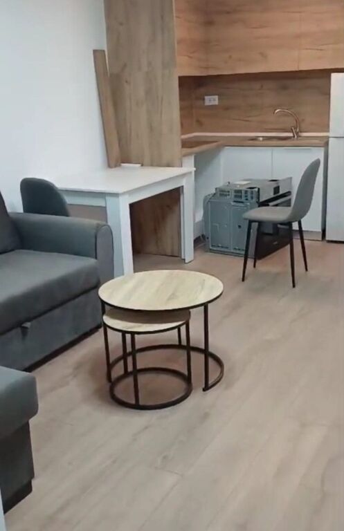 Apartament me post parkimi me qira Don Bosko