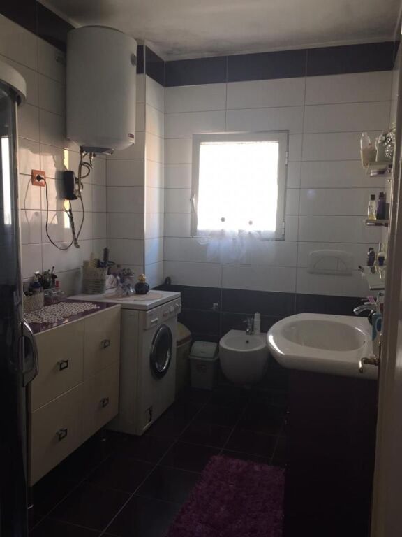 KOMUNA E PARISIT. APARTAMENT 2+1 ME QIRA