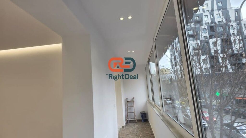 In Via Barrikadave, Locale Commerciale con Vista sulla Strada Principale in Affitto!!