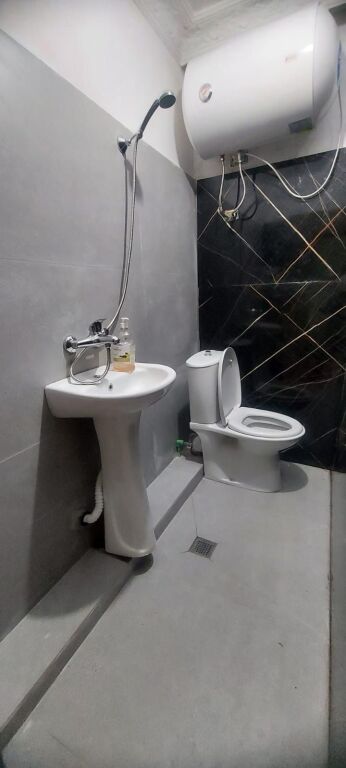 Affittasi appartamento 1+1 Ottica Roma 30.000 lek