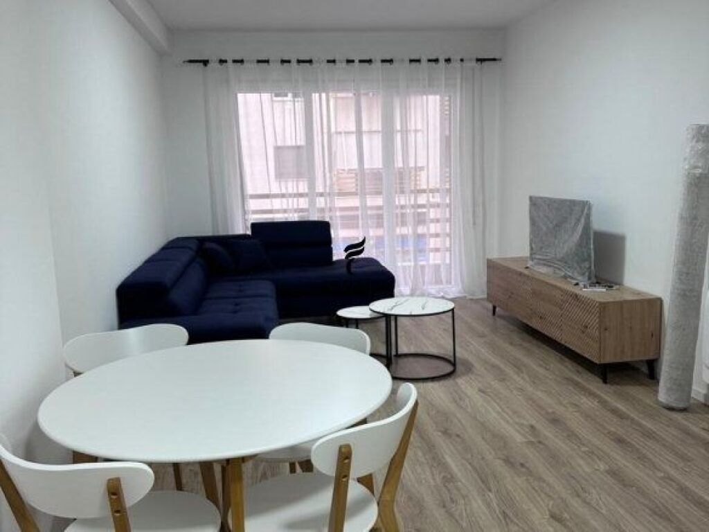 APARTAMENT ME QERA 1+1 LAPRAKE 600 EURO FH-65361
