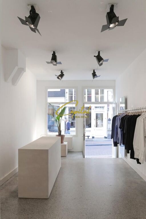 DYQAN ME QIRA 35 M2 QENDER 1.800 EURO