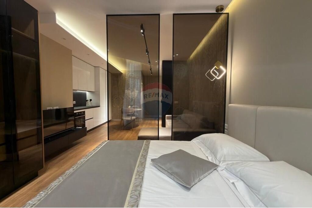 Super Studio Apartament – Sheshi Skënderbej!