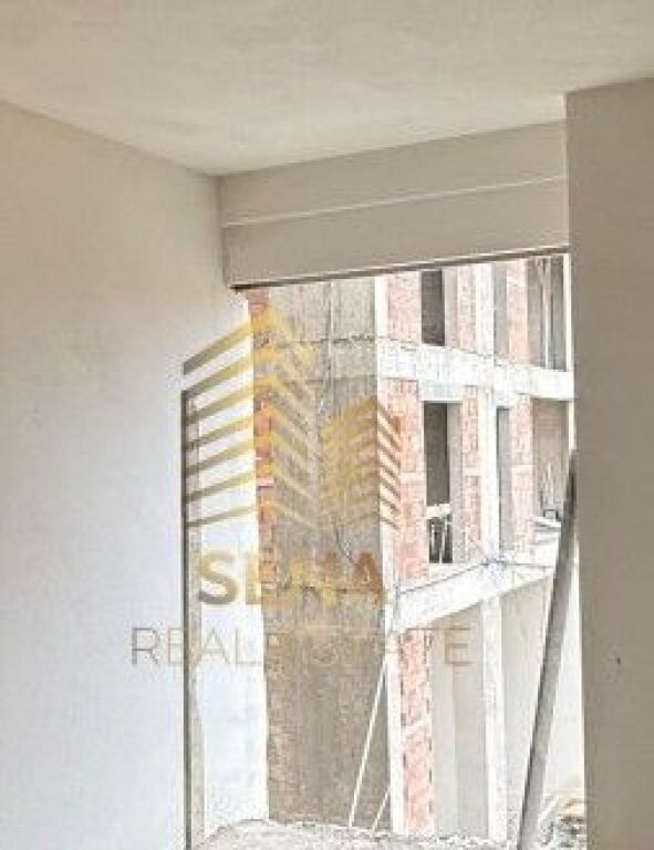 Shitet, Ambient Biznesi, Porcelan, 135,000 Euro