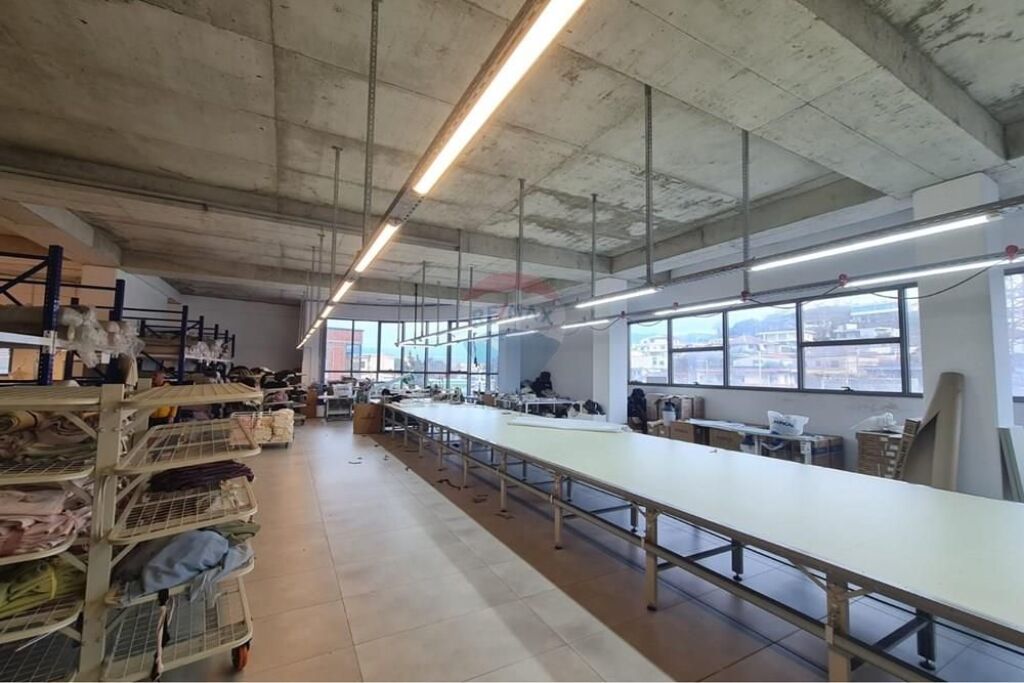 Magazzino/Capannone-In Affitto-Vaqarr,Tirane