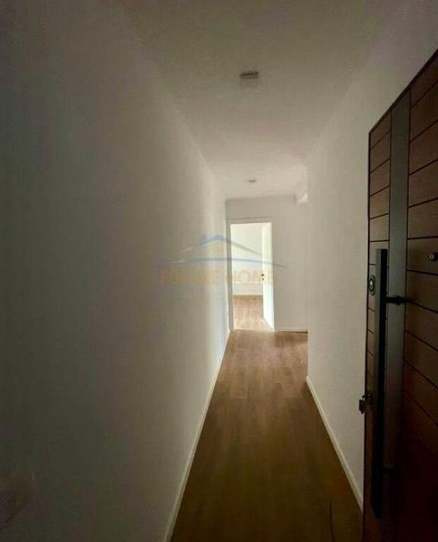 ✨ I Saporestauruar te Tregu Elektrik – 1+1 me Garderobë në Shitje! 🏠