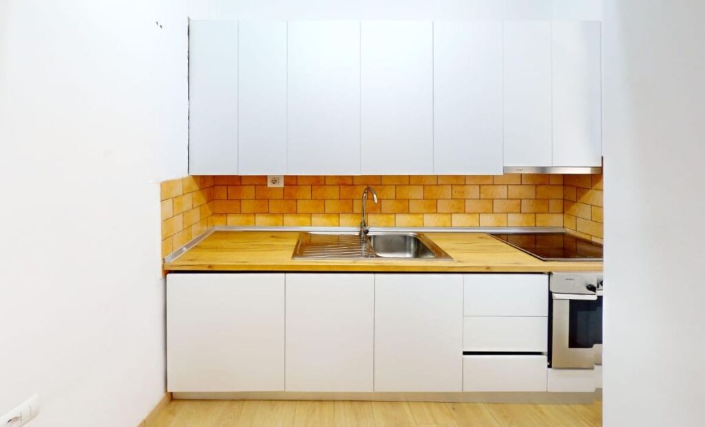 Jepet Me Qera Apartament 1+1+1 Ballkon