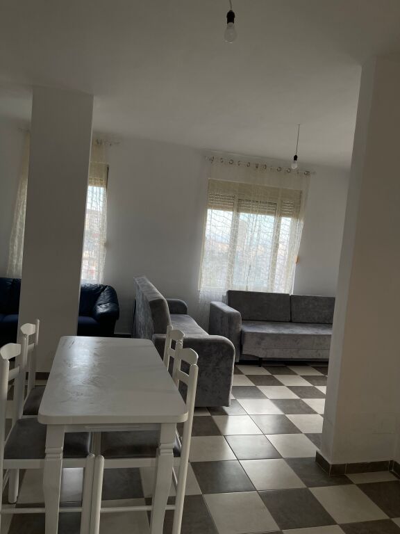 Apartament me qera- Shkembi i Kavajes