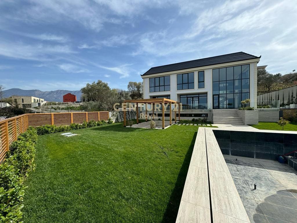 VILLA IN AFFITTO VICINO A ROLLING HILLS