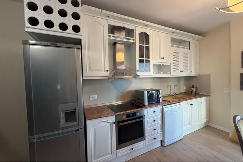 Apartment 1+1 for rent at Elbasan Street. 1+1 for rent near Lion Park.