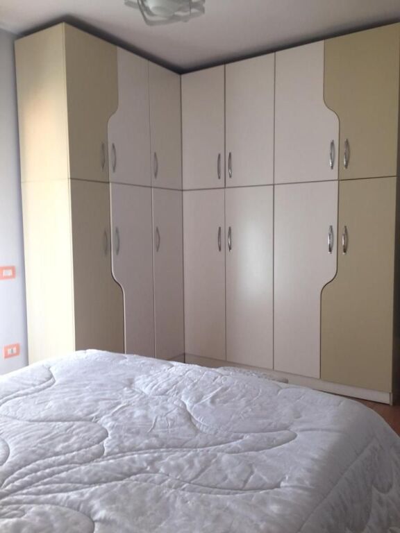 KOMUNA E PARISIT. APARTAMENT 2+1 ME QIRA