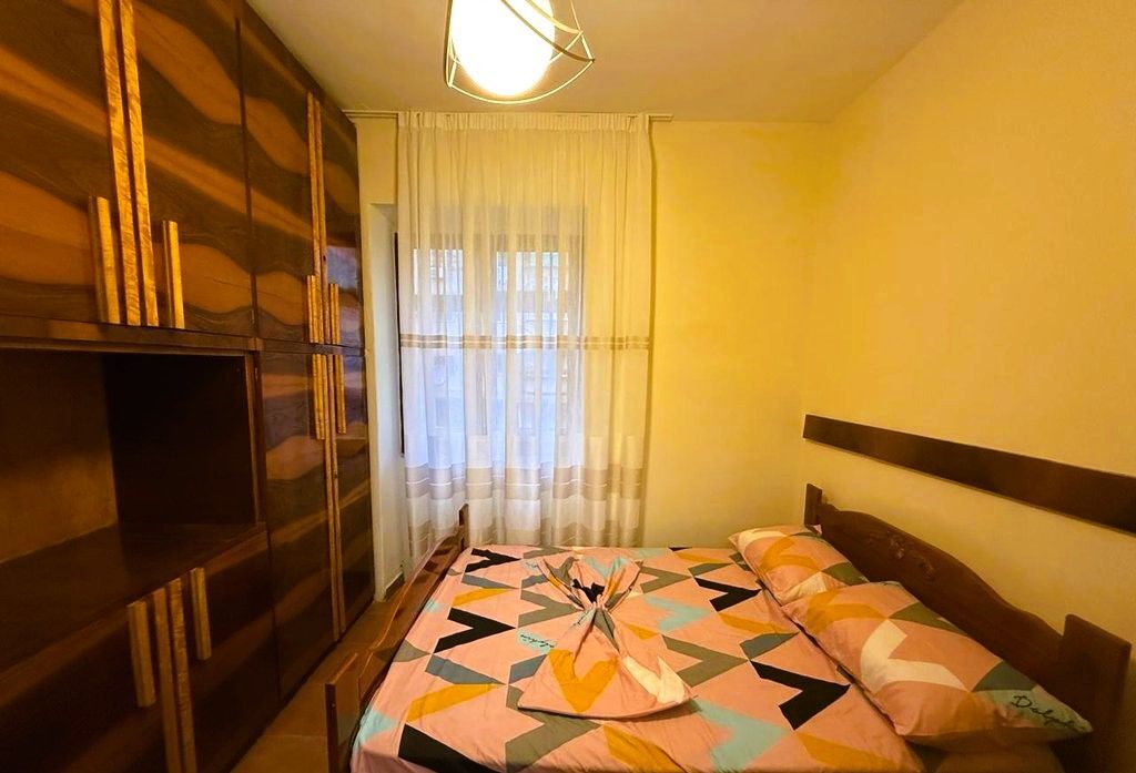 APPARTAMENTO 1+1 IN AFFITTO TIRANA E RE VICINO ALLA GARDE