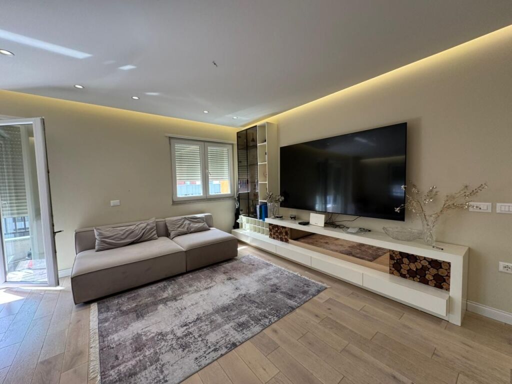 Shitet Apartament - Astir, Vila l2