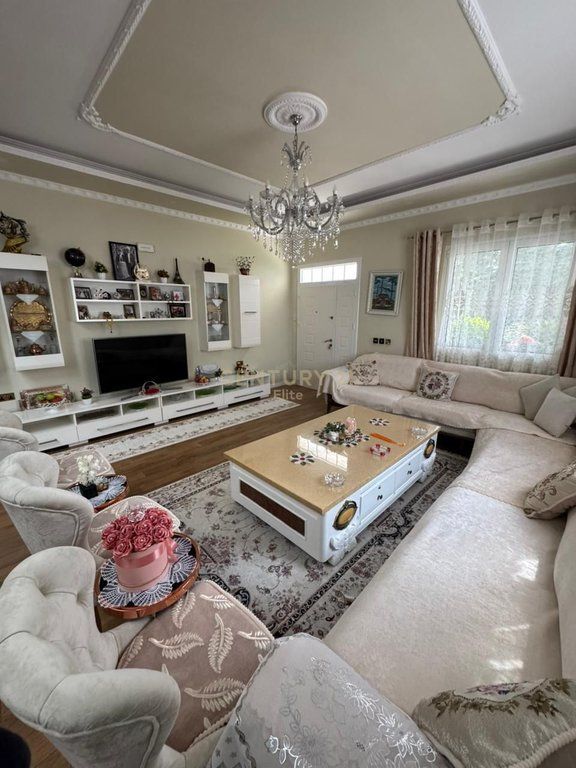 Villa su 2 Piani in Vendita a Farkë, vicino al Lago – Zona Elite 630.000 € Sup. Totale  324m2