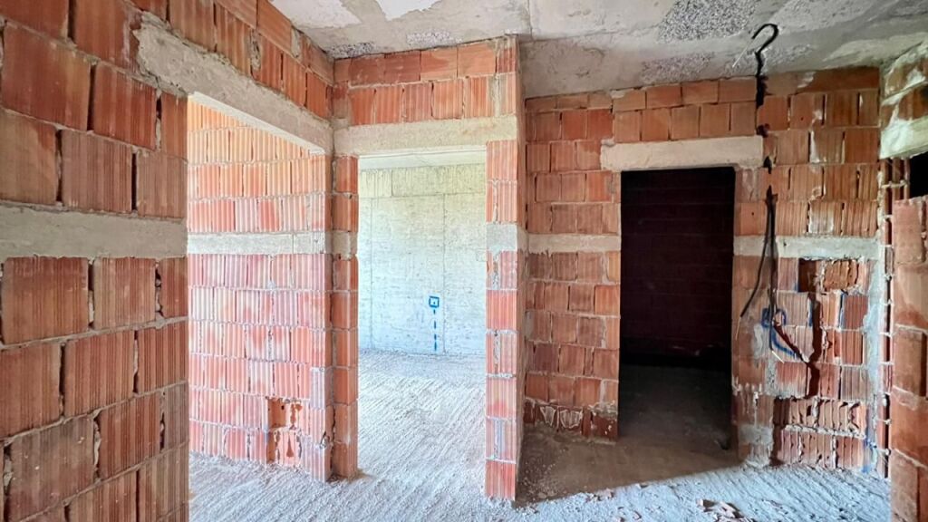 FOR SALE: 2+1 Apartment with Balcony (78 m²) 📍 Ali Demi – Idriz Dollaku Street Under Construction – Brick Phase || 6th Floor || €135,000 || Well-Connected Area 🏃🏻‍♂️