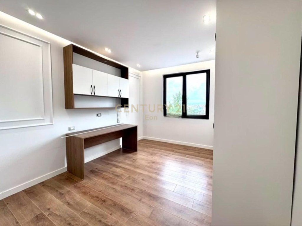 Apartament 3+1+2 Për Shitje në Ish-URT, Durrës - 180,000€ !