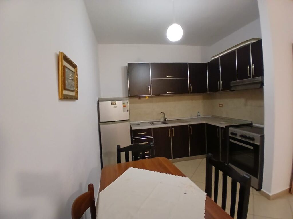 Jepet Me Qera Apartament 1+1+1 Ballkon