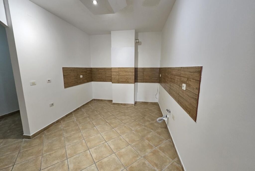 Tek Kopshti Botanik, ​Shitet Apartament 2+1 Me Hapësirë Të Bollshme!