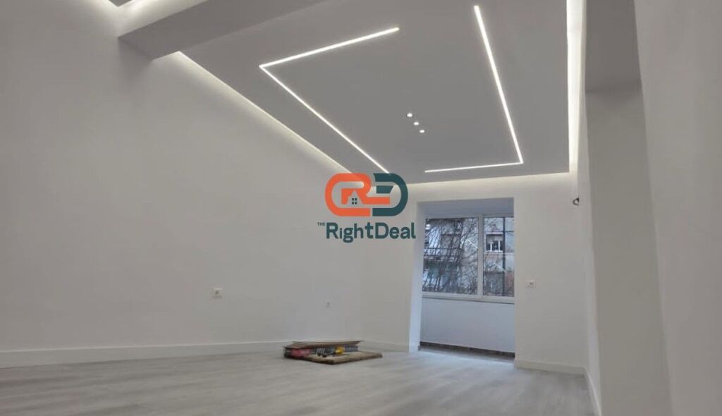 In Via Barrikadave, Locale Commerciale con Vista sulla Strada Principale in Affitto!!