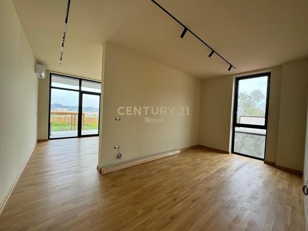 VILLA IN AFFITTO VICINO A ROLLING HILLS