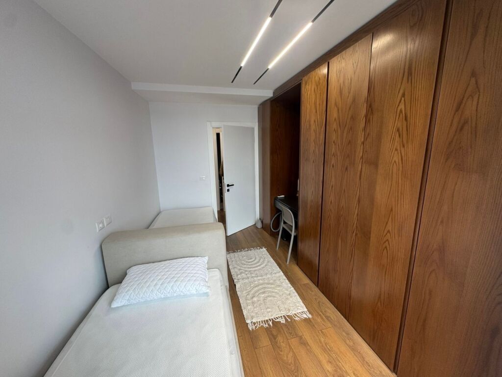 Lake View me Qera 2+1+1+🅿️