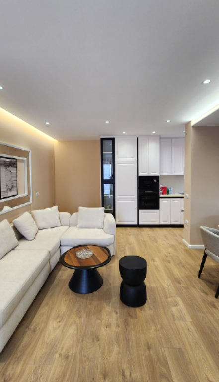 🏡 Shitet Apartament 2+1+2 – Rruga e Durrësit   