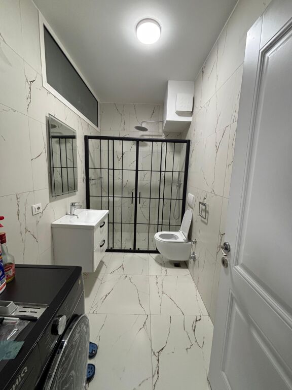 Qera apartament 2+1   Rruga e durrsit pran coloseos   