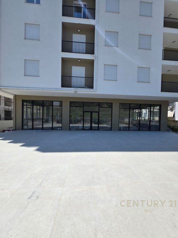 SHITET AMBIENT OKAZION 360m2 NE TOTAL, NDERTIM I RI NE GOLEM !!!