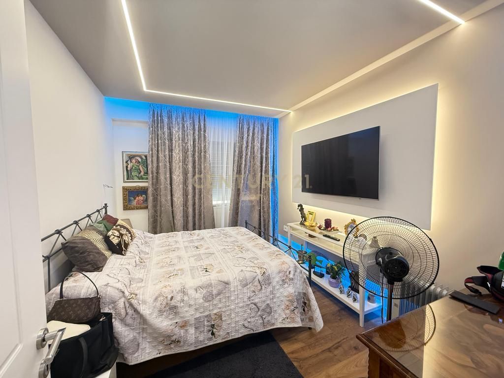 Shitet Apartament 2+2 tek Vila e Zogut, Durrës !