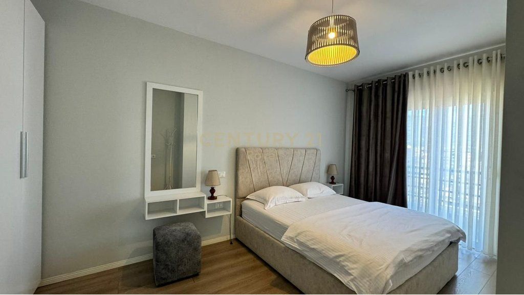 Apartament 2+1 për qira pranë Gjimnazit Petro Nini Luarasi, Tiranë - 81m²