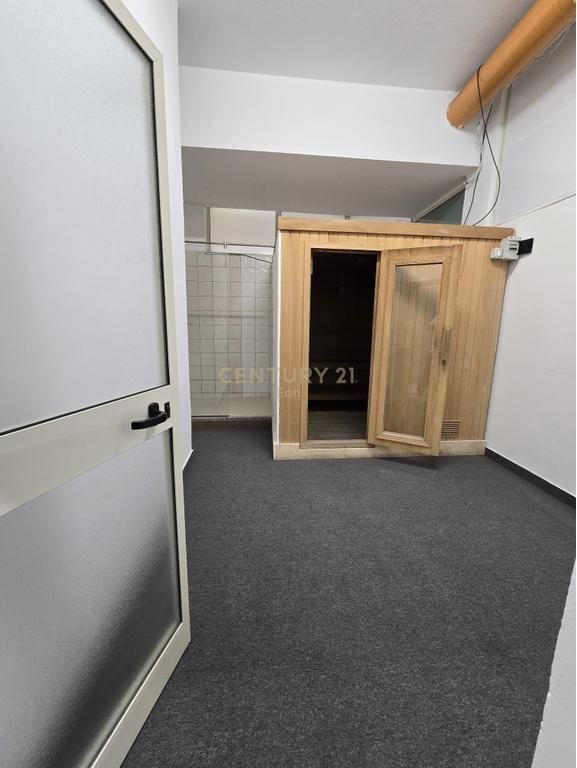 Ambient për Shitje në Durrës, pranë Rrugës Mujo Ulqinaku (1200 Euro/m2) !