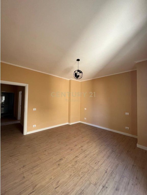 Shitet Apartament 1+1,Ish Rajoni Durres!!